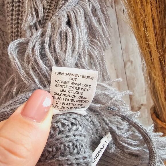 New York and Company gray poncho - Picture 9 of 9